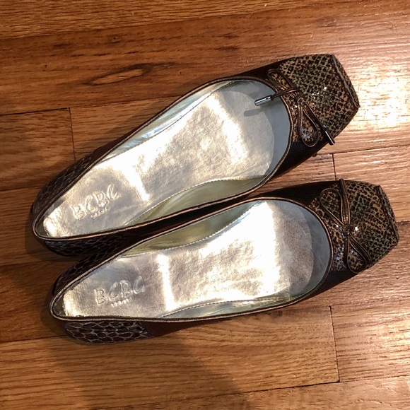 BCBG Paris Square toe earth tone flats with bow, size 7.5 - Picture 6 of 10